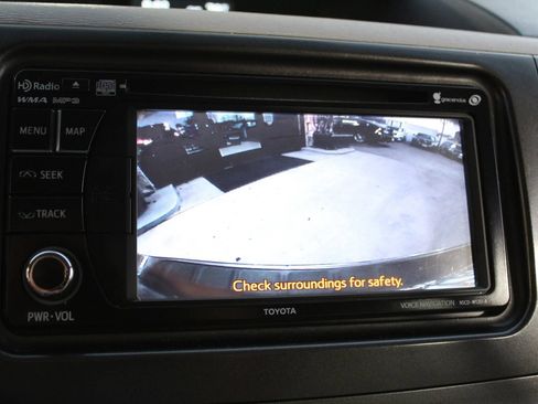 Used 2013 Toyota Sienna XLE FWD image 21