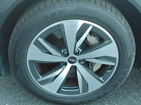 Certified 2024 Audi Q8 e-tron Premium Plus image 14