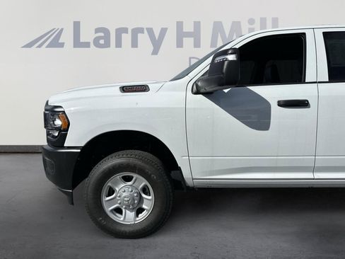 New 2023 RAM 3500 Tradesman AWD/4WD image 10