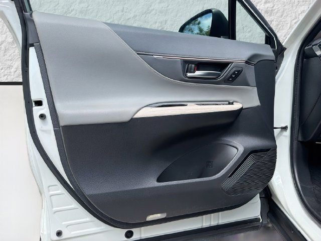 Used 2021 Toyota Venza Limited AWD/4WD image 21