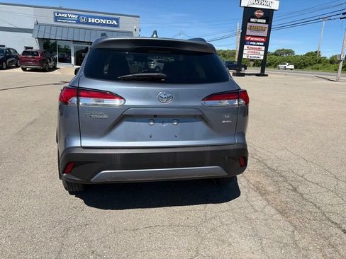Used 2023 Toyota Corolla Cross LE w/ Moonroof Package AWD/4WD image 7