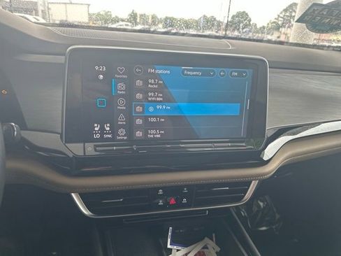 Used 2024 Volkswagen Atlas Cross Sport SE w/ Panoramic Sunroof Package AWD/4WD image 46