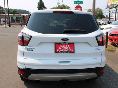 Used 2017 Ford Escape SE AWD/4WD image 6