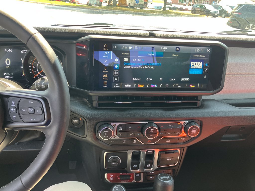 Used 2025 Jeep Wrangler Sport AWD/4WD image 20