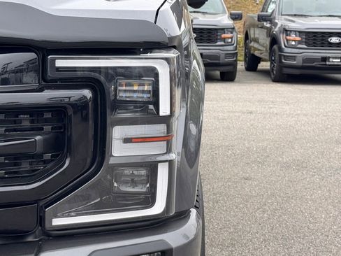 Certified 2022 Ford F250 Lariat w/ Black Appearance Package AWD/4WD image 8