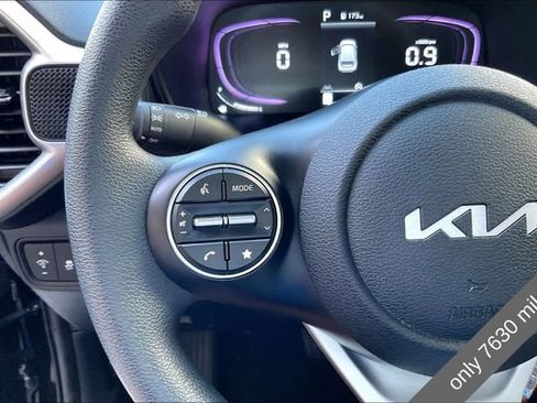 Used 2025 Kia Soul LX w/ LX Technology Package FWD image 18
