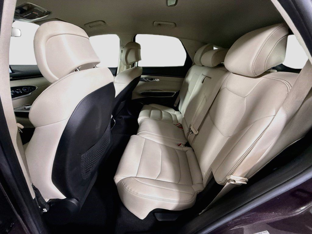 Used 2022 Genesis GV70 2.5T AWD/4WD image 24
