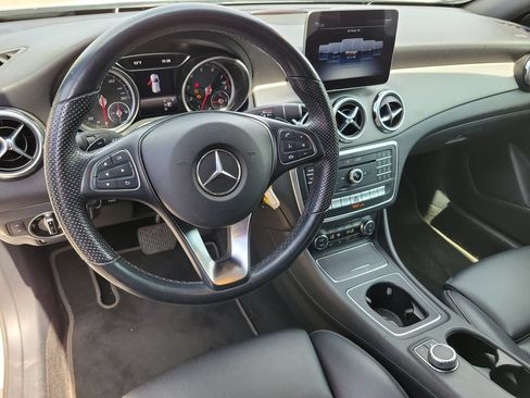 Used 2019 Mercedes-Benz GLA 250 image 10