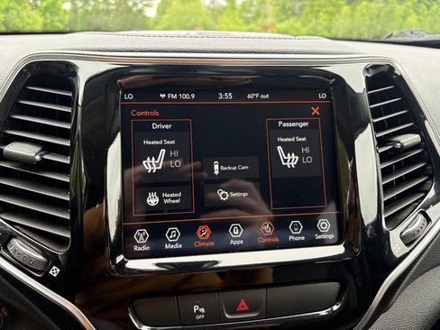 Used 2019 Jeep Cherokee Limited AWD/4WD image 5