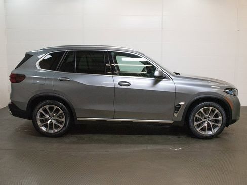 New 2026 BMW X5 xDrive40i w/ Parking Assistance Package image 3