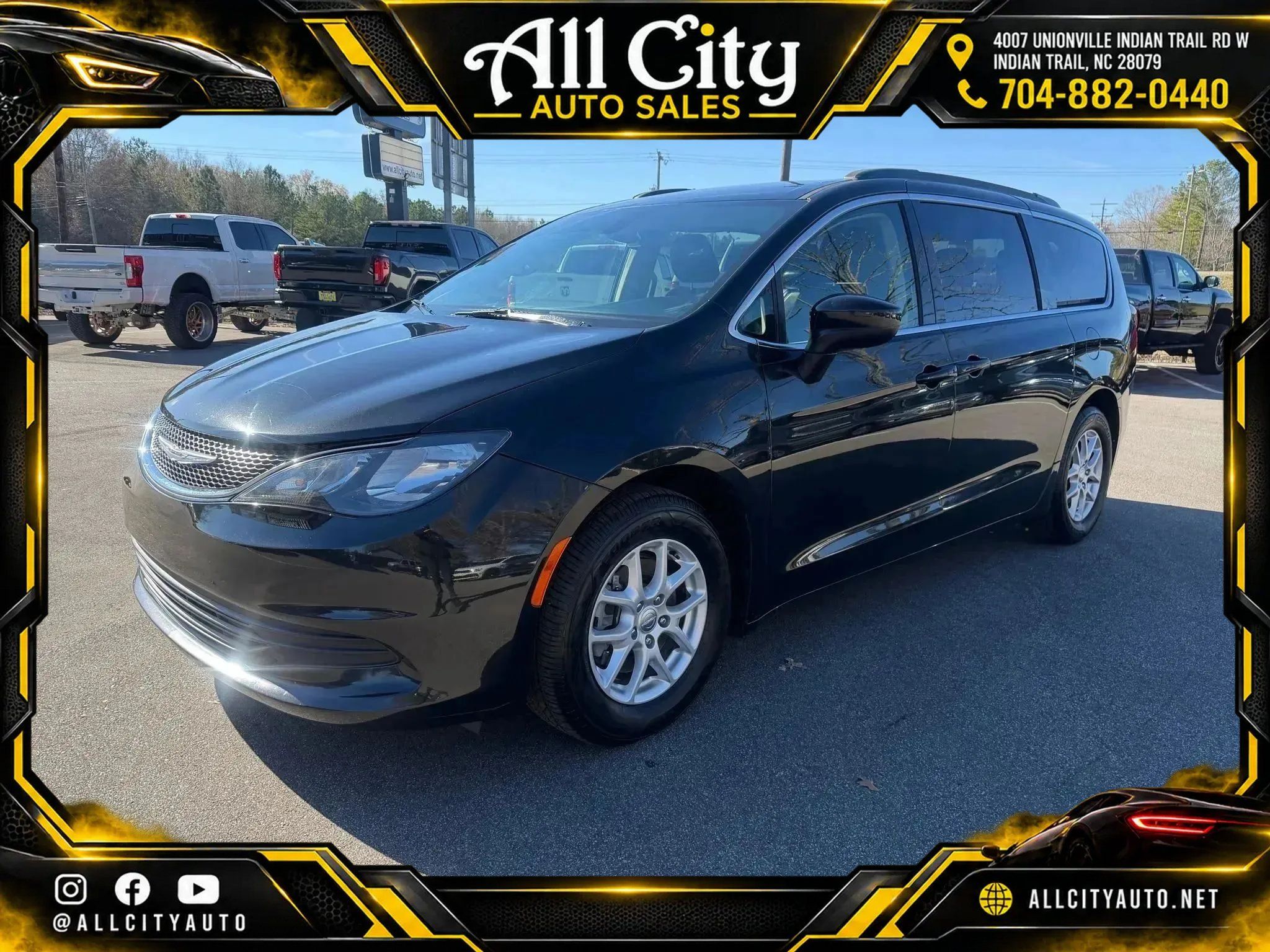 Used 2020 Chrysler Voyager Lxi FWD image 3