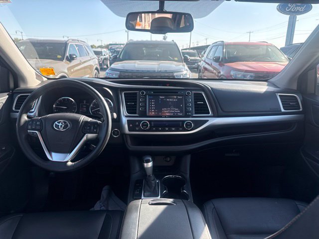 Used 2015 Toyota Highlander XLE FWD image 22