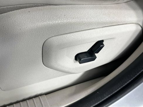 Used 2007 Jeep Grand Cherokee Overland AWD/4WD image 19