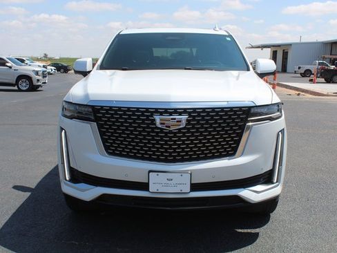 Used 2024 Cadillac Escalade Premium Luxury image 12