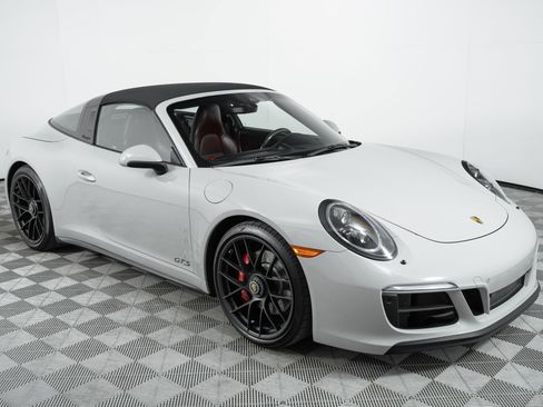 Used 2018 Porsche 911 Targa 4 GTS image 59