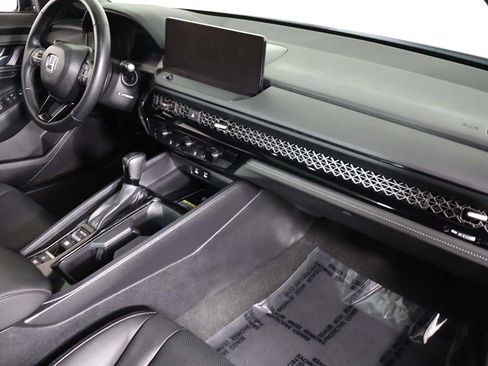 Used 2025 Honda Accord Sport image 29