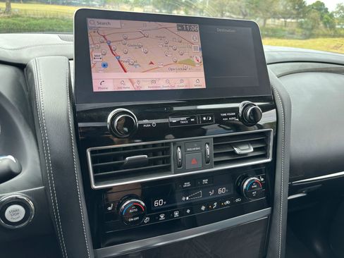 Used 2024 INFINITI QX80 Luxe image 16