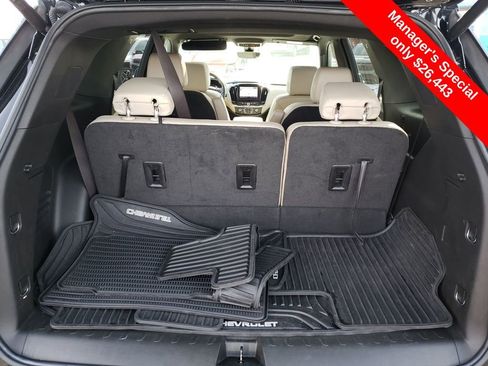 Used 2022 Chevrolet Traverse LT w/ LT Premium Package image 23
