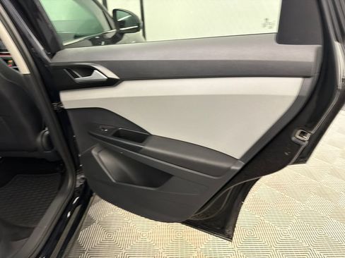 Used 2023 Volkswagen Taos SEL AWD/4WD image 17