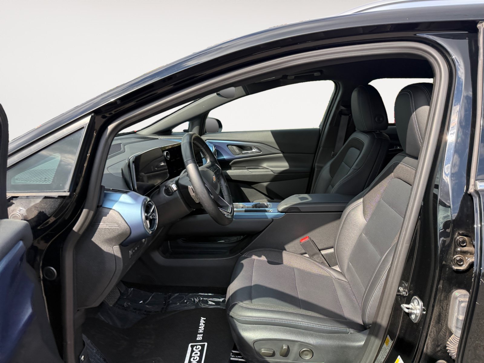 Used 2024 Chevrolet Equinox EV LT FWD image 10
