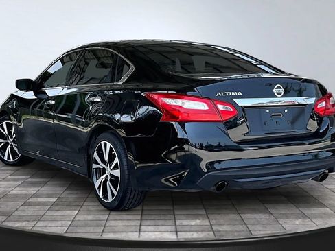 Used 2017 Nissan Altima 2.5 S w/ Power Driver Seat Package FWD image 4