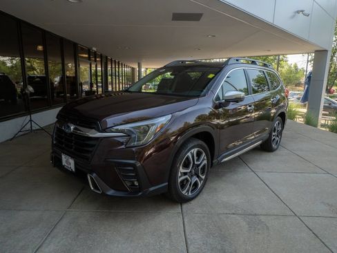 Certified 2023 Subaru Ascent Touring AWD/4WD image 3