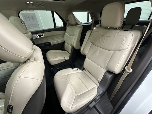 Used 2020 Ford Explorer Platinum w/ Premium Technology Package image 26
