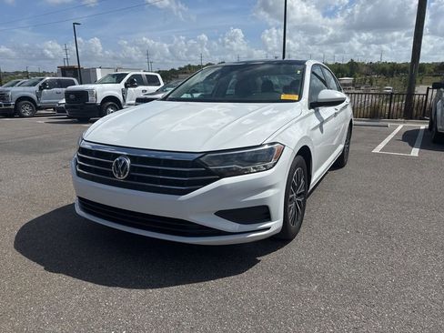 Used 2019 Volkswagen Jetta SE w/ Cold Weather Package image 5