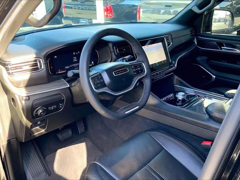 Used 2022 Jeep Wagoneer Series II image 14