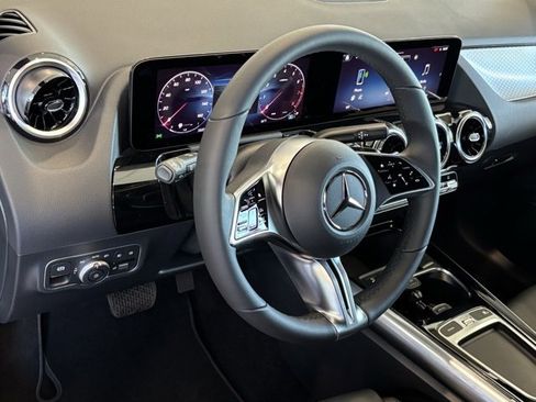 Used 2026 Mercedes-Benz GLA 250 GLA 250 image 9