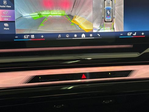 Used 2026 BMW i5 eDrive40 w/ Premium Package image 24