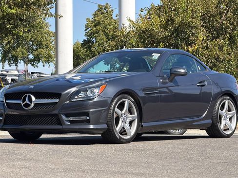Used 2015 Mercedes-Benz SLK 250 w/ Premium Package image 8