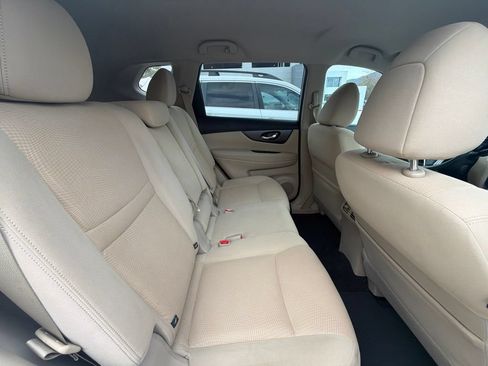 Used 2016 Nissan Rogue SV FWD image 12