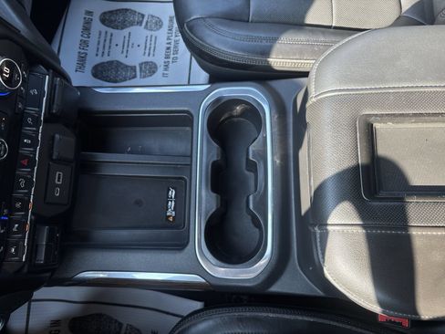 Used 2020 Chevrolet Silverado 1500 High Country w/ Technology Package AWD/4WD image 23
