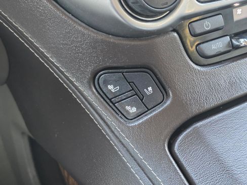 Used 2017 Chevrolet Suburban Premier image 24