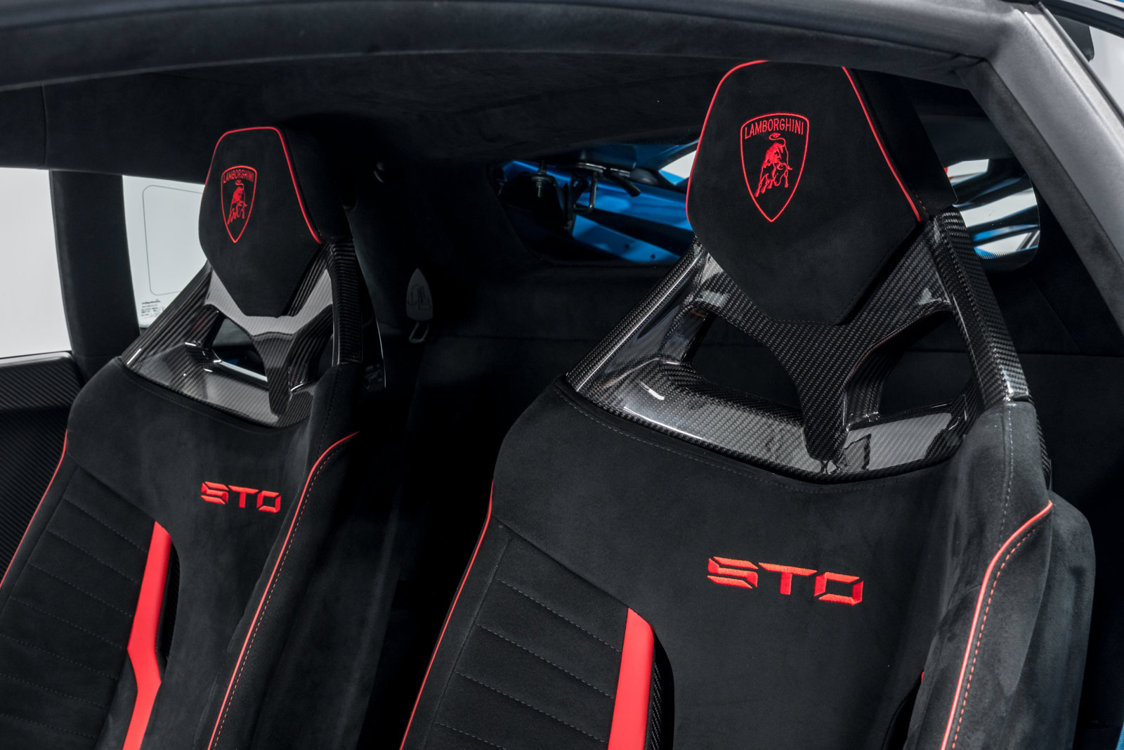 Used 2024 Lamborghini Huracan STO RWD image 19