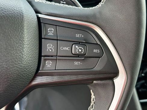 Used 2024 Jeep Grand Cherokee Altitude image 18