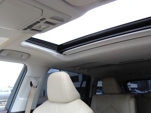 Used 2020 Toyota Highlander Limited image 27