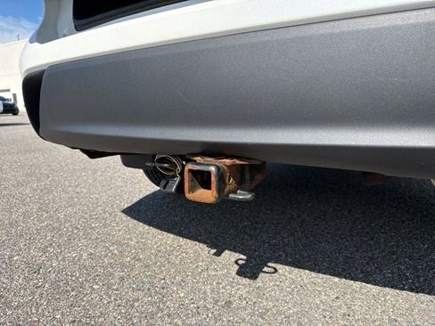 Used 2021 Toyota Highlander XLE AWD/4WD image 14