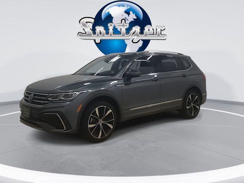 Used 2022 Volkswagen Tiguan SEL R-Line image 4