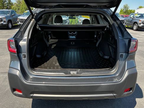 Used 2023 Subaru Outback Premium AWD/4WD image 27