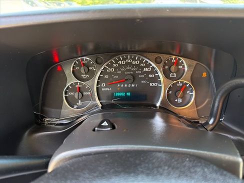 Used 2020 Chevrolet Express 3500 w/ Power Convenience Package RWD image 14