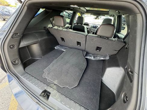 Used 2022 Chevrolet Equinox RS w/ RS Leather Package image 32