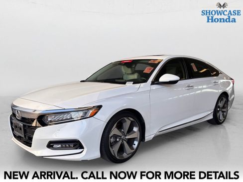 Used 2019 Honda Accord Touring image 2