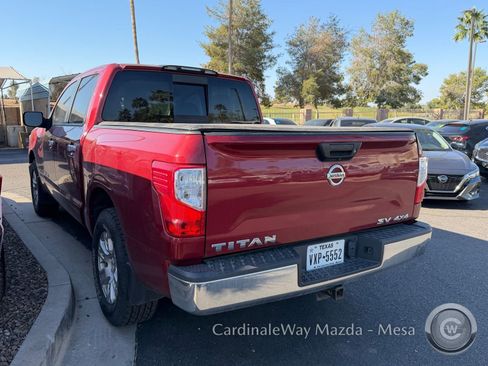 Used 2019 Nissan Titan SV image 4