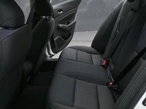 Used 2021 Nissan Altima 2.5 S FWD image 11