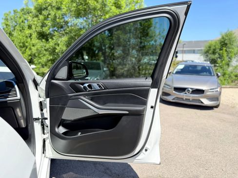 Used 2023 BMW X5 sDrive40i w/ M Sport Package RWD image 9