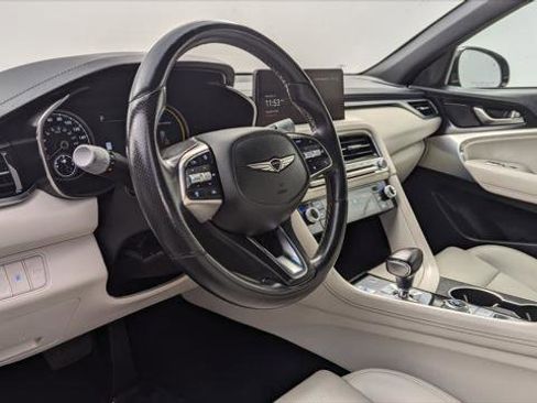 Used 2024 Genesis G70 2.5T image 19