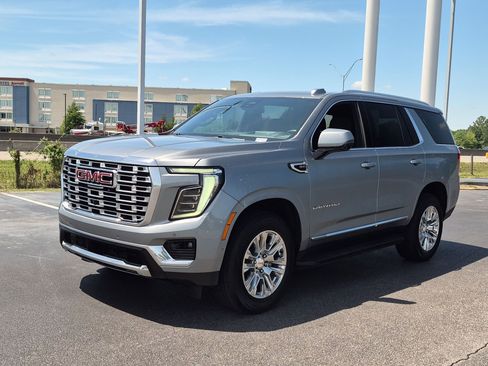Used 2025 GMC Yukon Denali RWD image 7