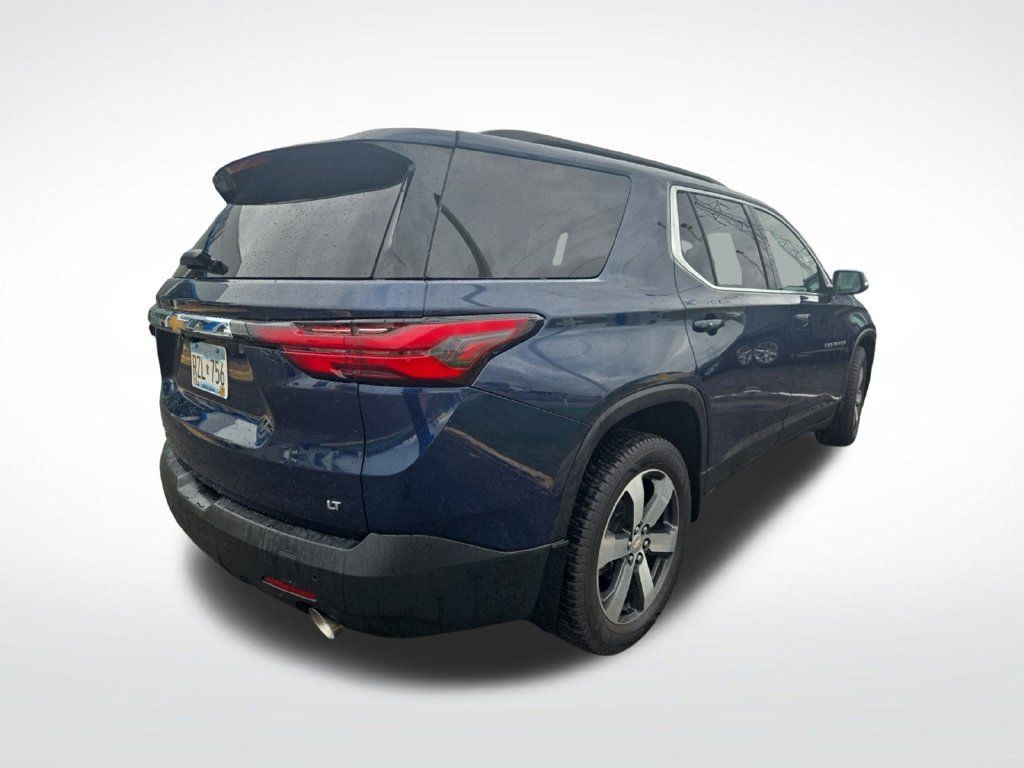 Used 2022 Chevrolet Traverse LT w/ LT Premium Package AWD/4WD image 4